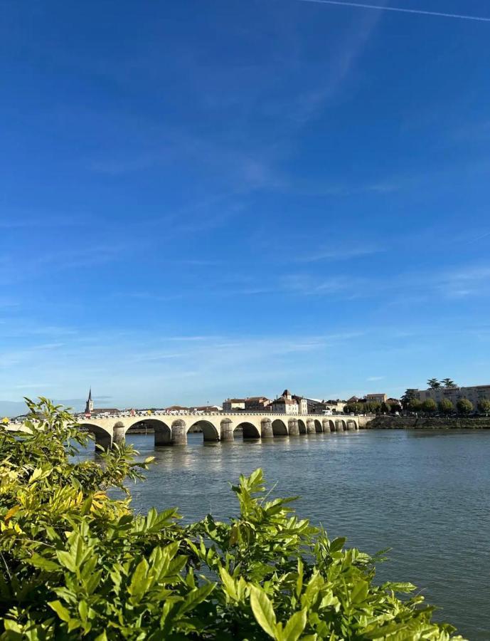 Le Lamartine - Vue Saone - Baignoire Ilot Mâcon Exteriör bild